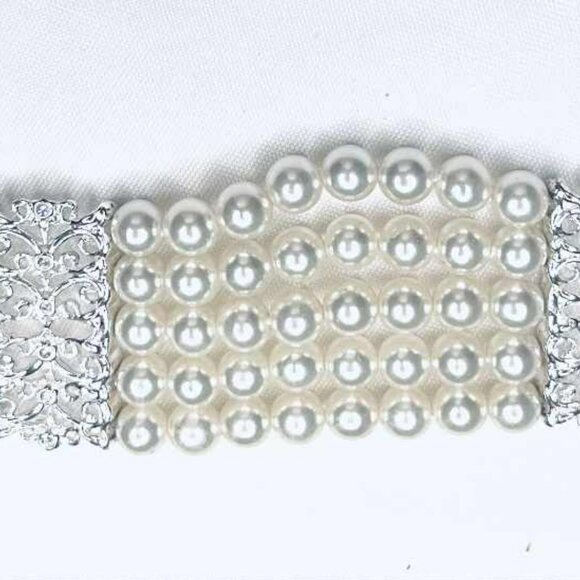 Vintage Faux Pearl Multi-Strand Choker with Ornate Silver Panels – 32–40 cm - Picture 8 of 8